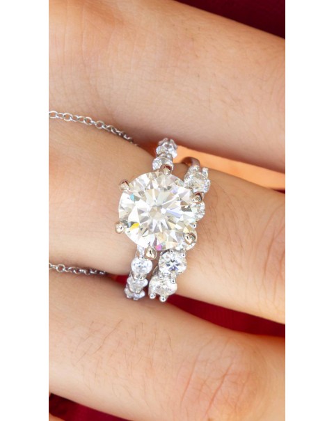 Μοϊσανίτης σε μονόπετρο δαχτυλίδι 