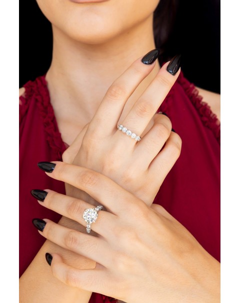 Μοϊσανίτης σε μονόπετρο δαχτυλίδι 