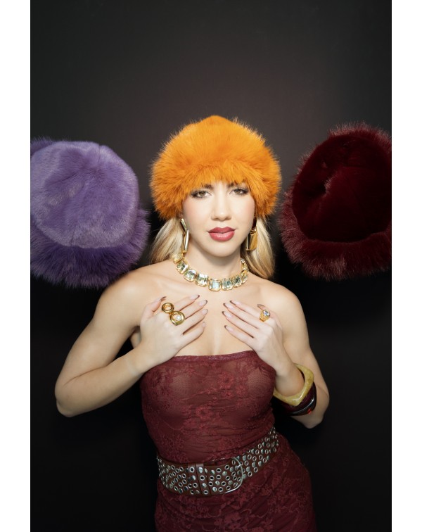 Καπέλο από συνθετική γούνα 