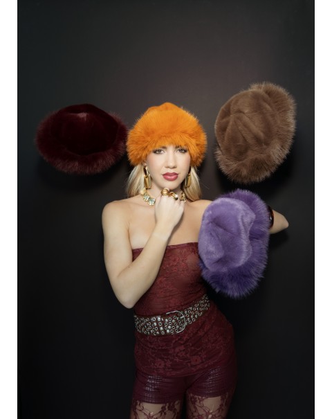 Καπέλο από συνθετική γούνα 