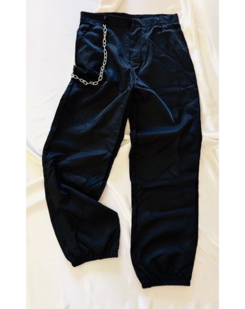 Παντελόνι με διακοσμητική αλυσίδα