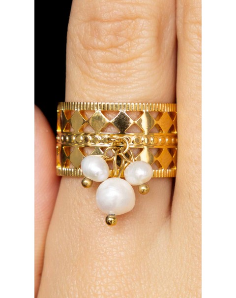 Δαχτυλίδι σκαλιστό με κρεμαστές πέρλες