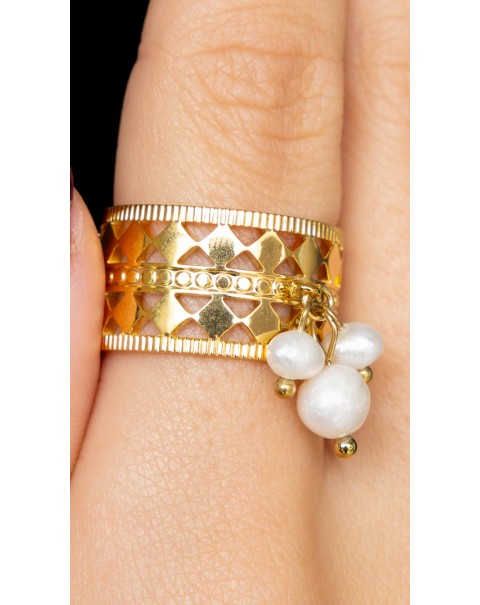 Δαχτυλίδι σκαλιστό με κρεμαστές πέρλες