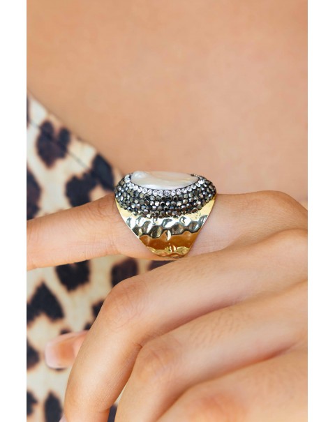 Δαχτυλίδι σφυρήλατο με μαργαριτάρι