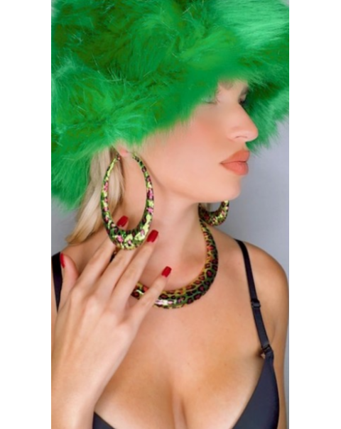 Καπέλο από συνθετική γούνα 