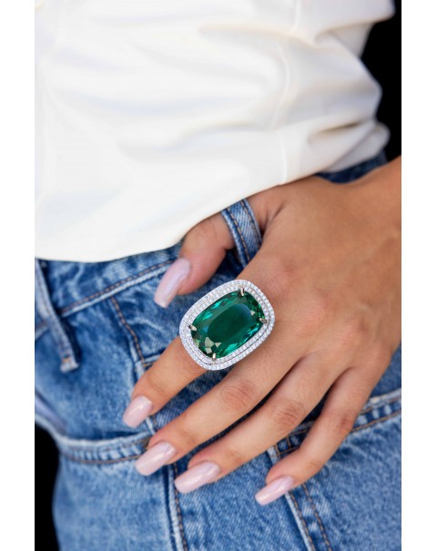 Ορθογώνιο εντυπωσιακό μονόπετρο με ιδιαίτερο δέσιμο