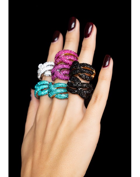 Δαχτυλίδι με πλεγμένο σχέδιο και στρας