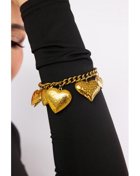 Βραχιόλι με κρεμαστές καρδιές