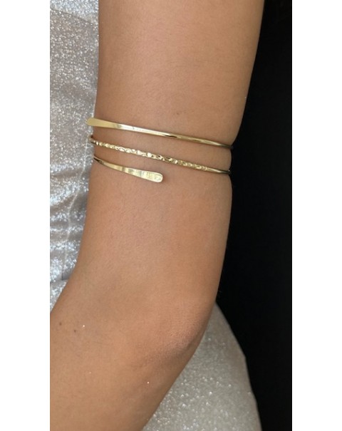 Βραχιόλι μπράτσου σε σπιράλ σχέδιο