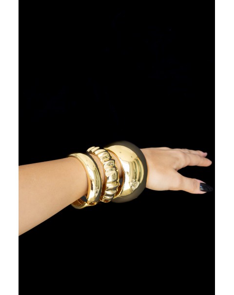 Βραχιόλι χειροπέδα  με ανάγλυφη επιφάνεια