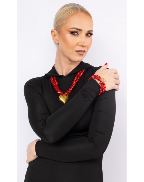 Κόκκινο κολιέ από ακρυλικές καρδιές