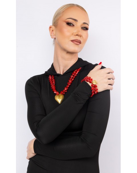 Κόκκινο κολιέ από ακρυλικές καρδιές