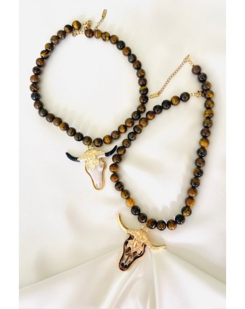 Κολιέ από χάντρες ``Μάτι τίγρη`` και κεφάλι ταύρου