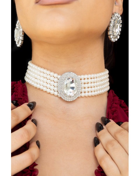 Κολιέ τσόκερ με πέρλες, οβάλ κρυστάλλινο διακοσμητικό στοιχείο και σετ σκουλαρίκια