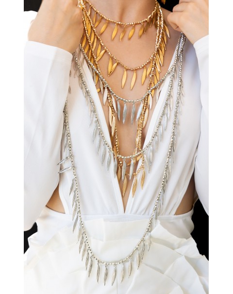 Τριπλό κολιέ με κρεμαστά φύλλα 