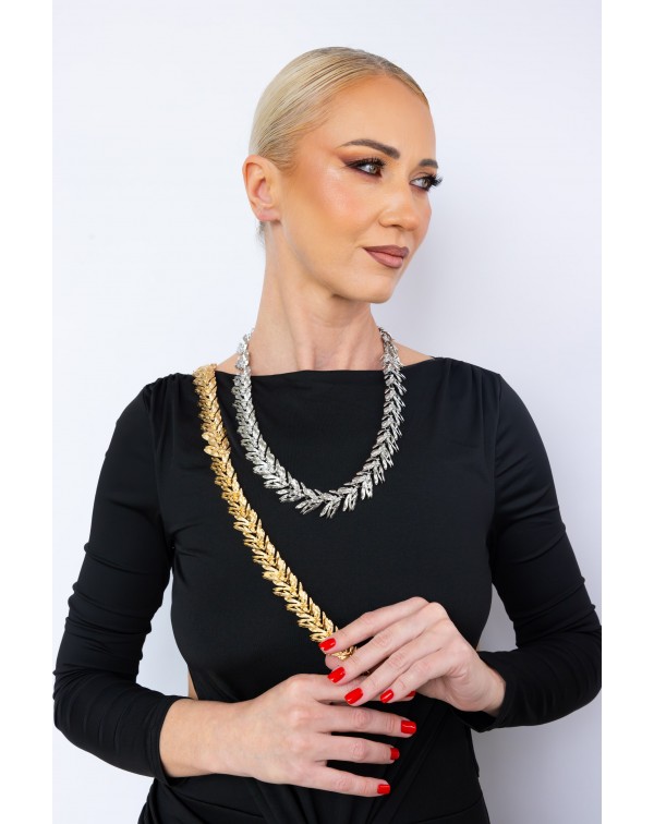 Long necklace with leaf design