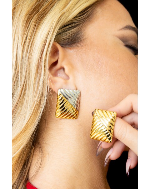 Σκουλαρίκια γεωμετρικά με ανάγλυφες ρίγες