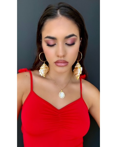 Κρεμαστά σκουλαρίκια με φυσικό κοχύλι