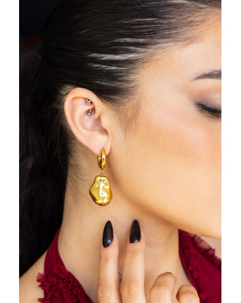 Σκουλαρίκια κρίκος με κρεμαστό ανομοιόμορφο στοιχείο