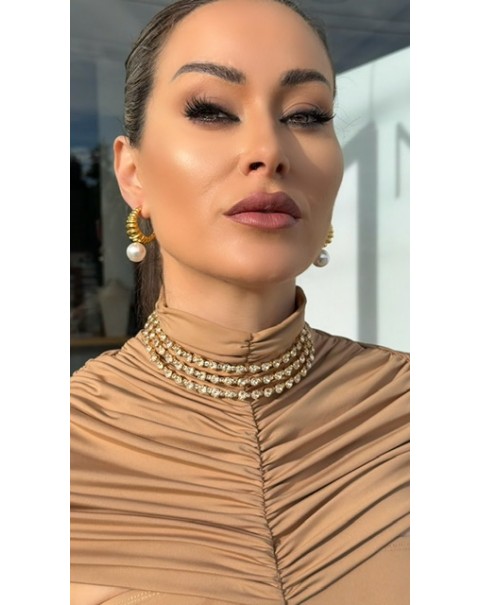 Σκουλαρίκια ανάγλυφα με πέρλα