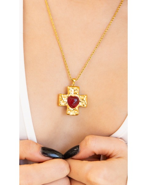 Σταυρός με κόκκινη καρδιά στο κέντρο 