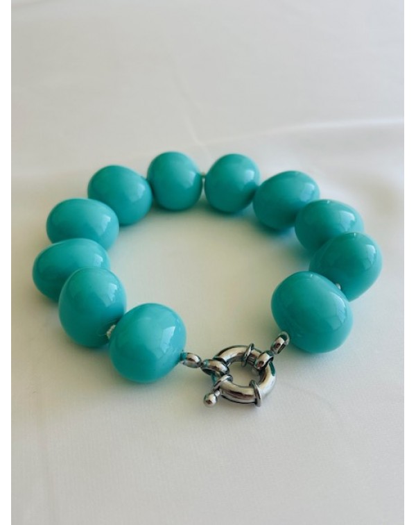 Bracelet with turquoise bulls made of resin