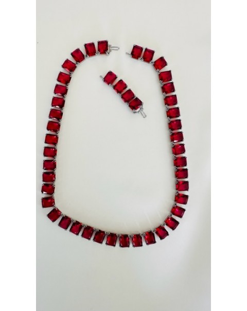 Riviera necklace with big crystals